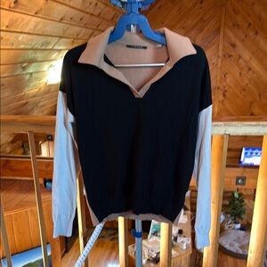 ⭐️Tahari Colorblock Black and Tan Women's Collared Sweater sz M